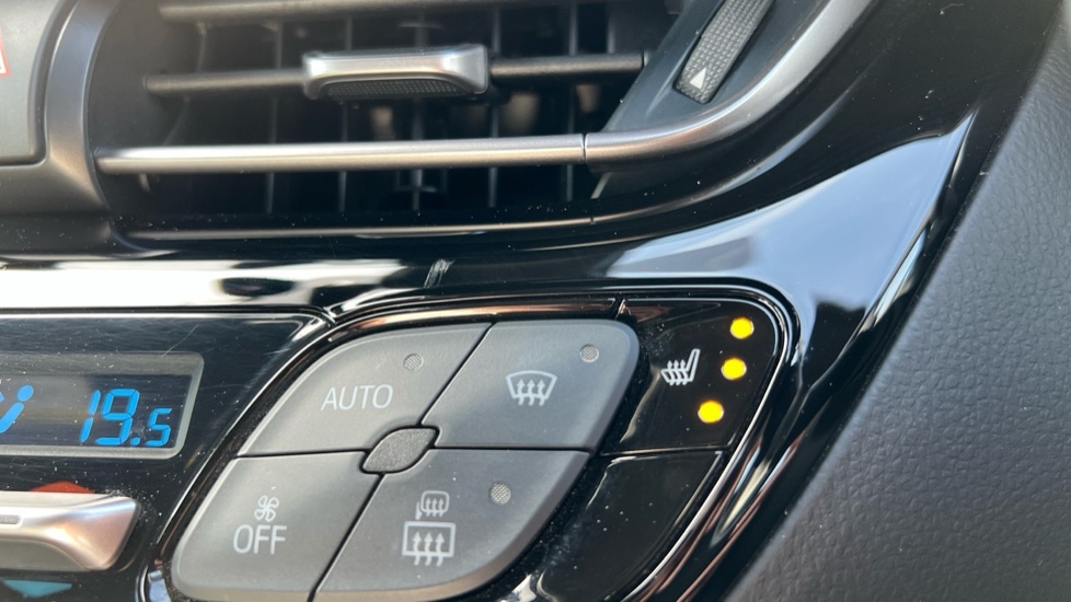 Used Toyota C-HR 2022 for sale - 76434875: Photo 33