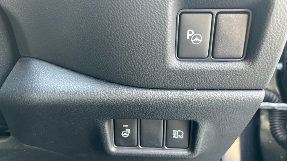 Used Toyota C-HR 2022 for sale - 76434875: Photo 54