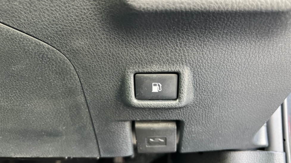 Used Toyota C-HR 2022 for sale - 76434875: Photo 55