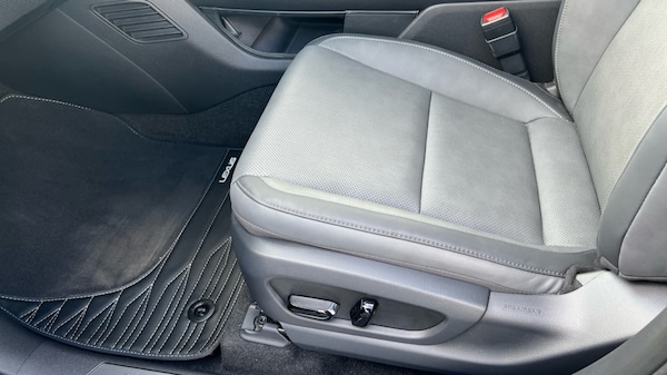 Used Lexus RZ 2024 for sale - 75471683: Photo 32