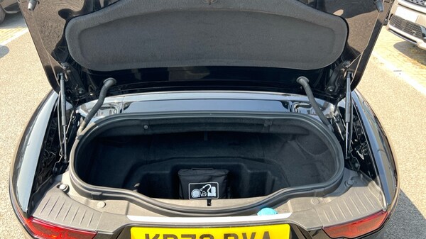 Used Jaguar F-Type 2022 for sale - 76244554: Photo 10