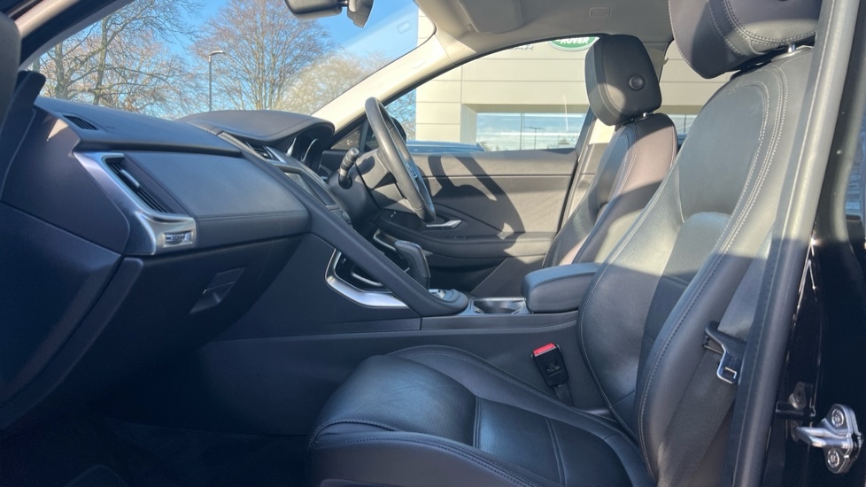 Used Jaguar E-Pace 2020 for sale - 76731654: Photo 3