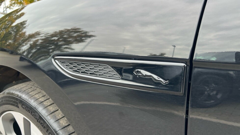 Used Jaguar F-Pace 2023 for sale - 76117043: Photo 20