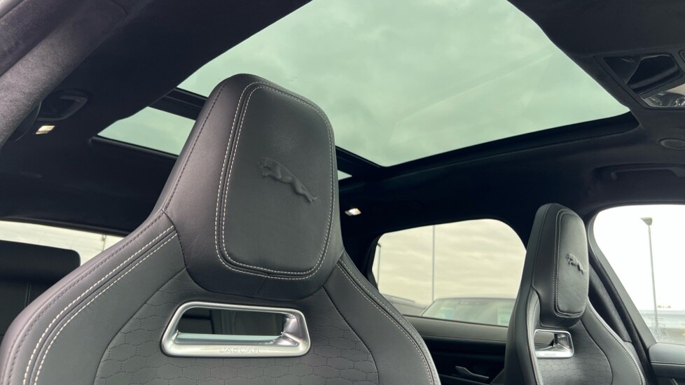 Used Jaguar F-Pace 2023 for sale - 76117043: Photo 21