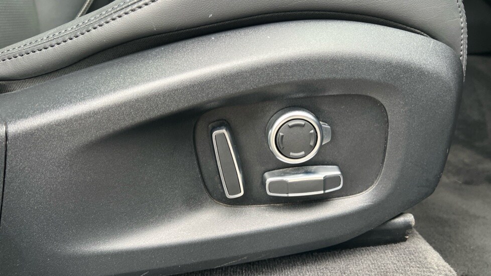 Used Jaguar F-Pace 2023 for sale - 76117043: Photo 37