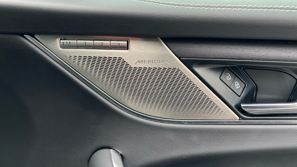 Used Jaguar F-Pace 2023 for sale - 76117043: Photo 49