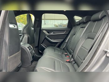 Used Jaguar F-Pace 2023 for sale - 76117043: Photo