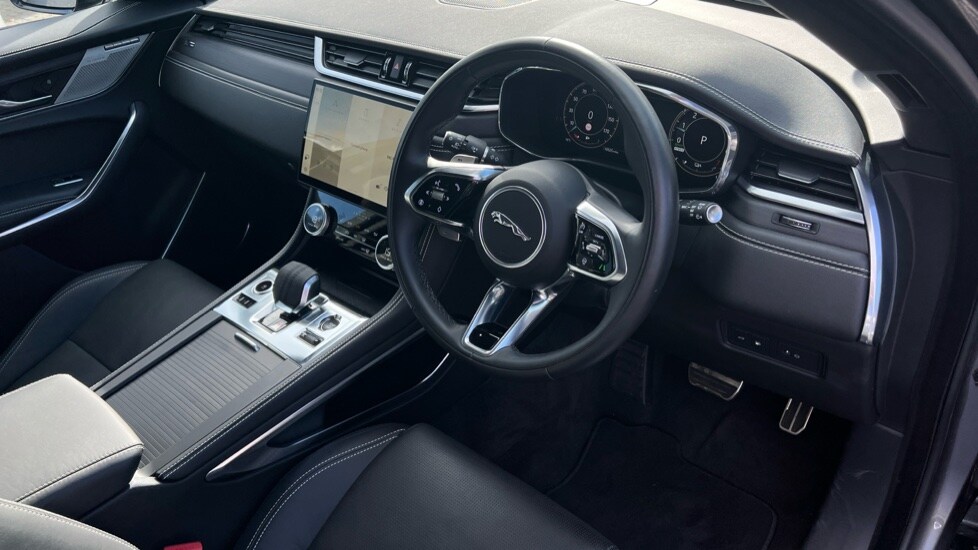 Used Jaguar F-Pace 2024 for sale - 76116739: Photo 32