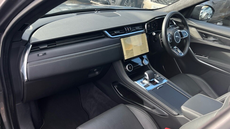 Used Jaguar F-Pace 2024 for sale - 76116739: Photo 33