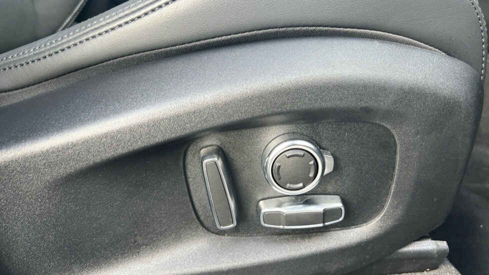 Used Jaguar F-Pace 2024 for sale - 76116739: Photo 36