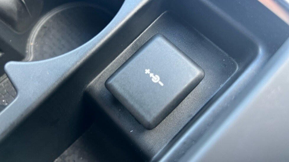 Used Jaguar F-Pace 2024 for sale - 76116739: Photo 38