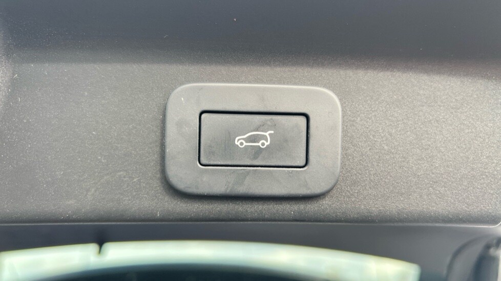 Used Jaguar F-Pace 2024 for sale - 76116739: Photo 53