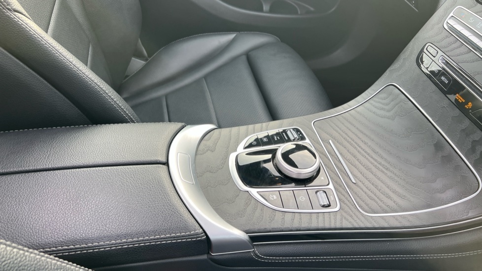 Used Mercedes-Benz GLC 2018 for sale - 76872854: Photo 28