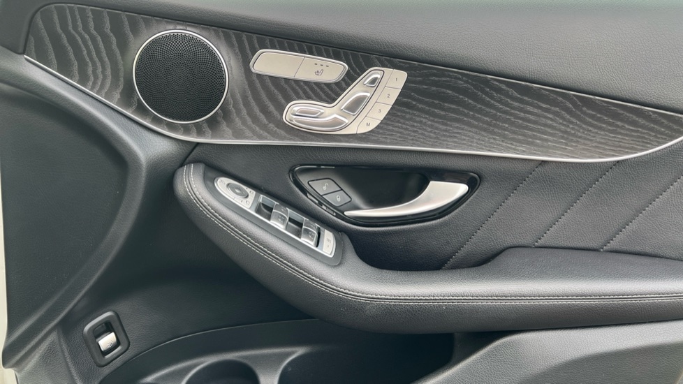 Used Mercedes-Benz GLC 2018 for sale - 76872854: Photo 30