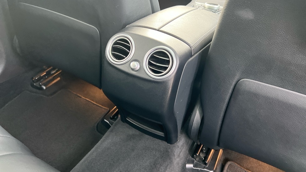 Used Mercedes-Benz GLC 2018 for sale - 76872854: Photo 33