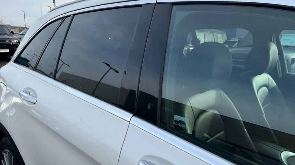 Used Mercedes-Benz GLC 2018 for sale - 76872854: Photo 44