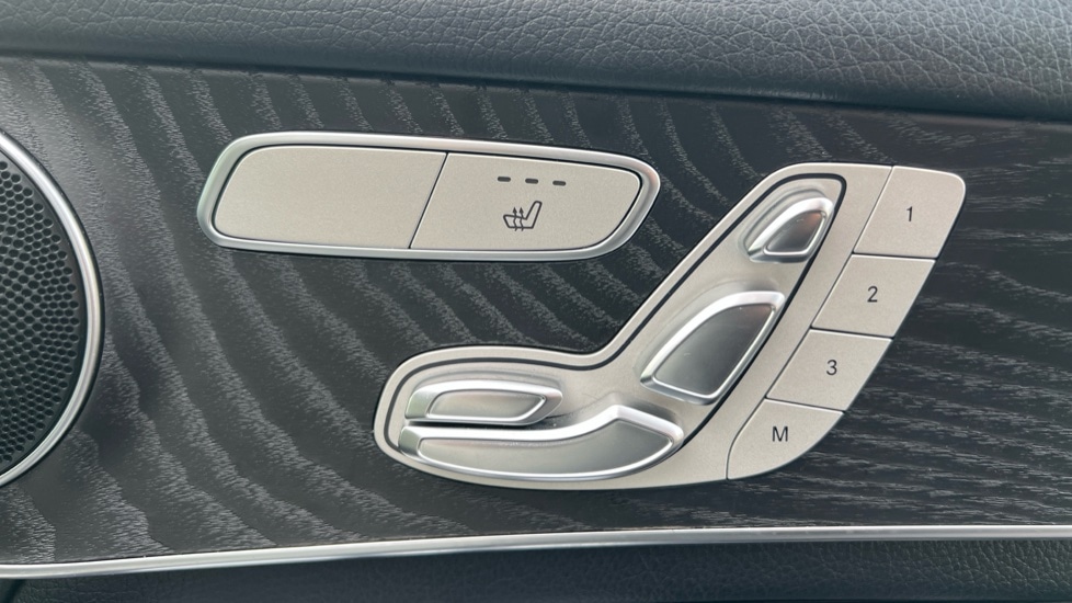 Used Mercedes-Benz GLC 2018 for sale - 76872854: Photo 55