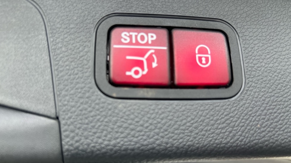 Used Mercedes-Benz GLC 2018 for sale - 76872854: Photo 64