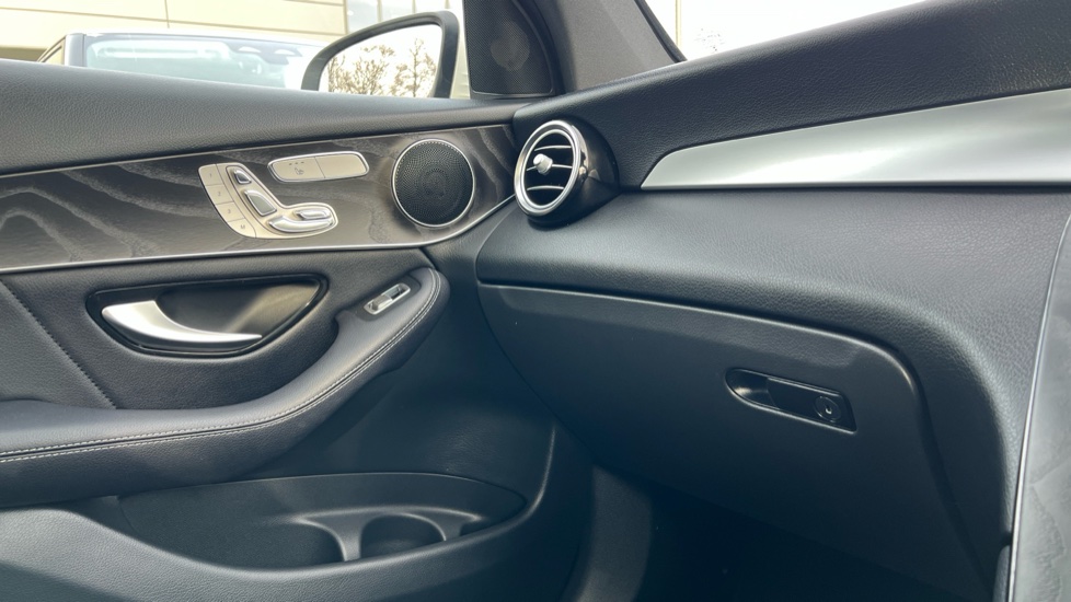 Used Mercedes-Benz GLC 2018 for sale - 76872854: Photo 68