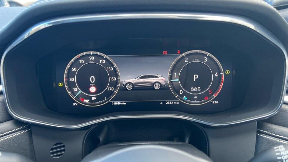 Used Jaguar F-Pace 2023 for sale - 76870306: Photo 16