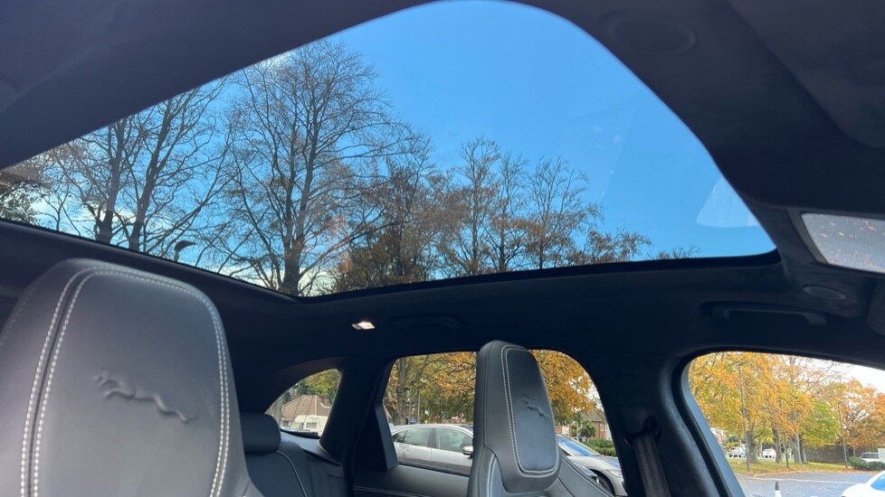 Used Jaguar F-Pace 2023 for sale - 76870306: Photo 22