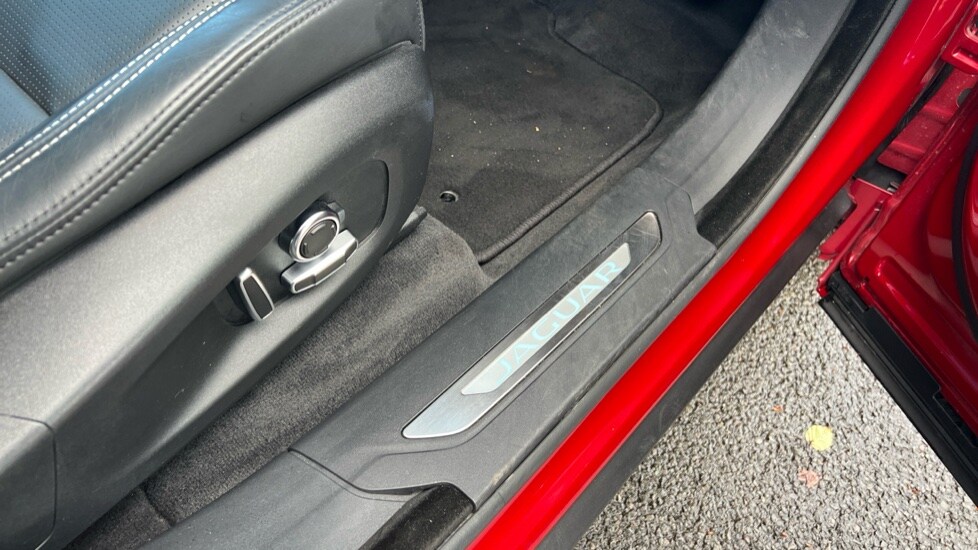 Used Jaguar F-Pace 2023 for sale - 76870306: Photo 23