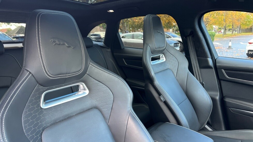 Used Jaguar F-Pace 2023 for sale - 76870306: Photo 25