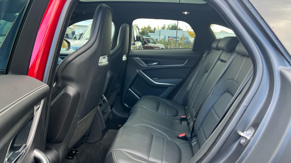 Used Jaguar F-Pace 2023 for sale - 76870306: Photo 4