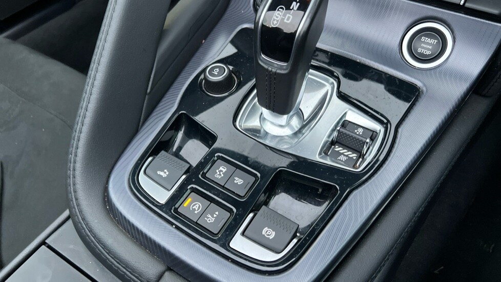 Used Jaguar F-Type 2018 for sale - 76927791: Photo 13