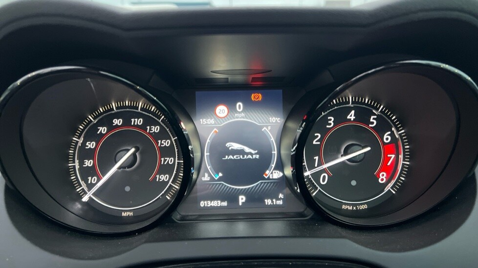 Used Jaguar F-Type 2018 for sale - 76927791: Photo 16