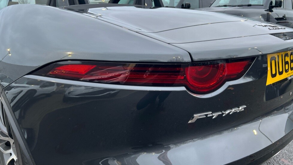 Used Jaguar F-Type 2018 for sale - 76927791: Photo 19