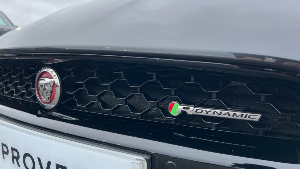 Used Jaguar F-Type 2018 for sale - 76927791: Photo 24