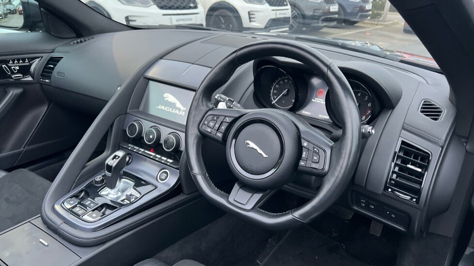 Used Jaguar F-Type 2018 for sale - 76927791: Photo 32