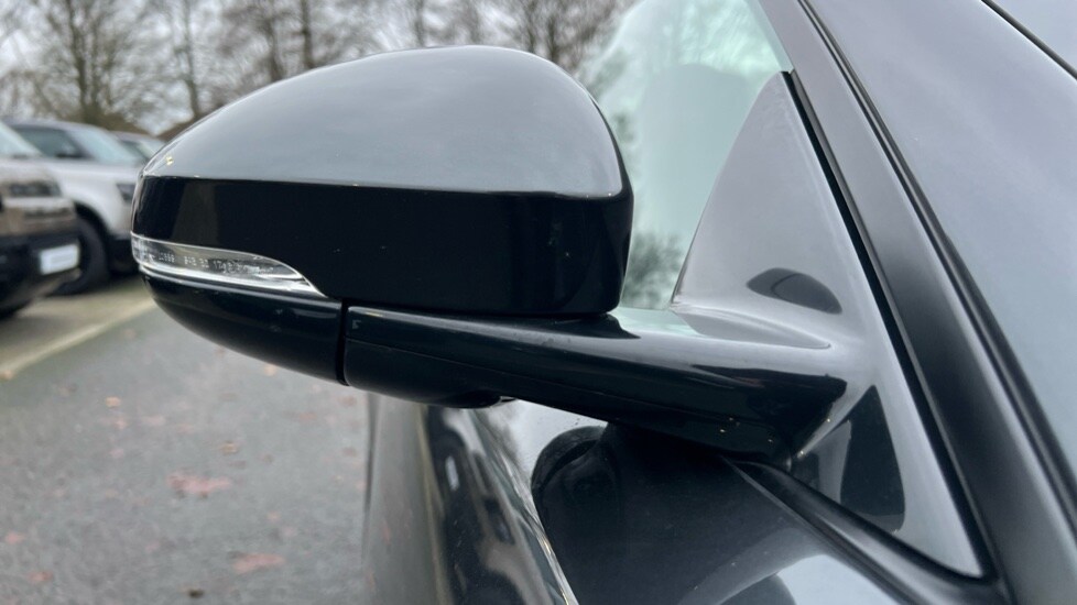 Used Jaguar F-Type 2018 for sale - 76927791: Photo 36