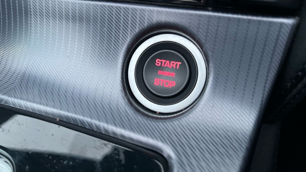 Used Jaguar F-Type 2018 for sale - 76927791: Photo 40