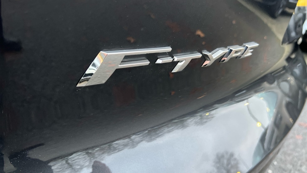 Used Jaguar F-Type 2018 for sale - 76927791: Photo 49