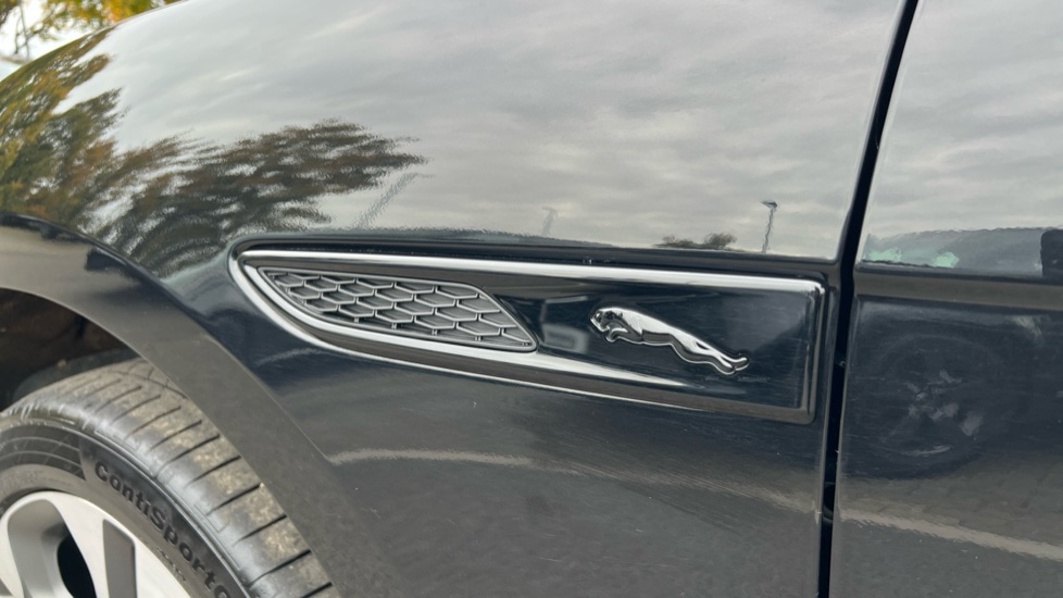 Used Jaguar F-Pace 2023 for sale - 76871455: Photo 20