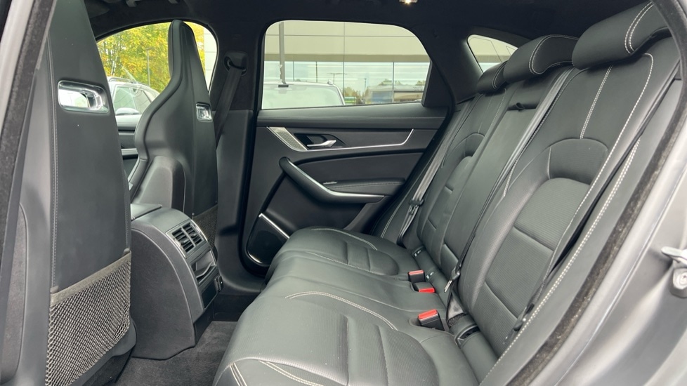 Used Jaguar F-Pace 2023 for sale - 76871455: Photo 4