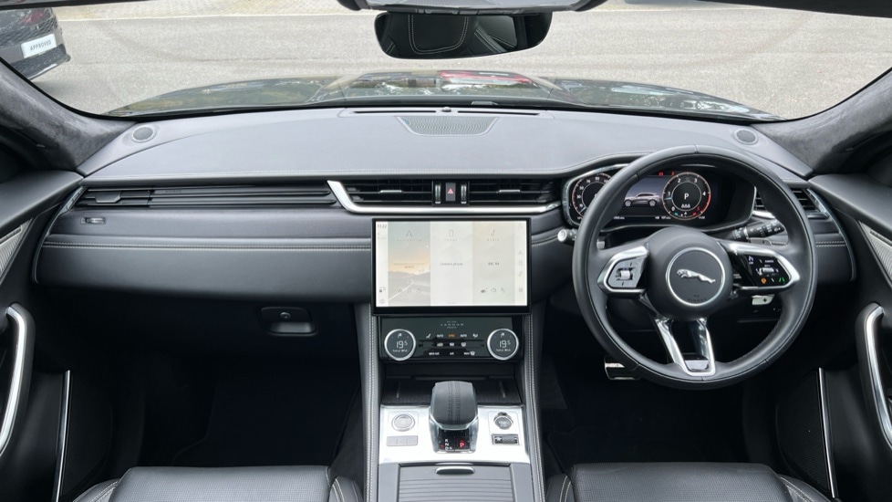 Used Jaguar F-Pace 2023 for sale - 76871455: Photo 9