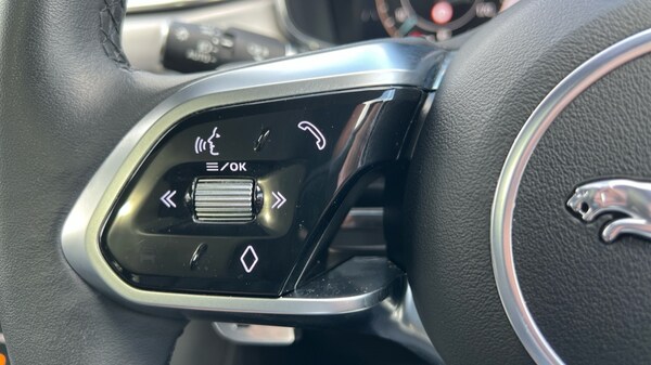 Used Jaguar F-Pace 2023 for sale - 75735239: Photo 63