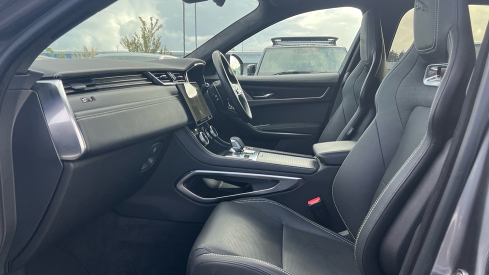 Used Jaguar F-Pace 2024 for sale - 76871460: Photo 3