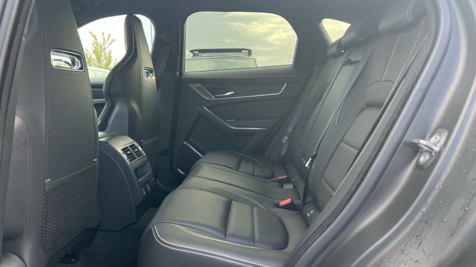 Used Jaguar F-Pace 2024 for sale - 76871460: Photo 4