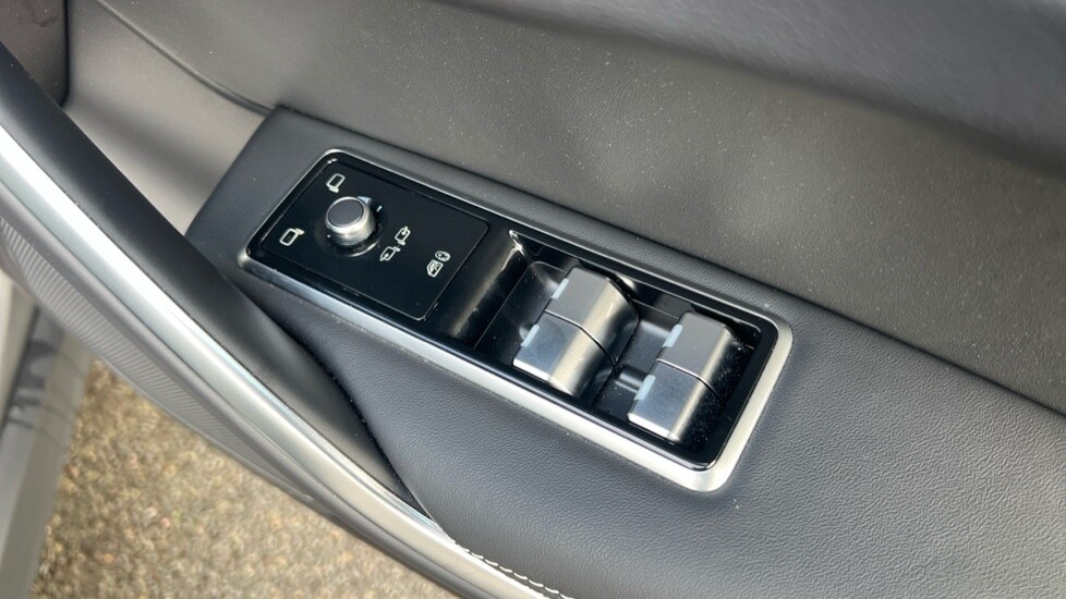 Used Jaguar F-Pace 2024 for sale - 76871460: Photo 46