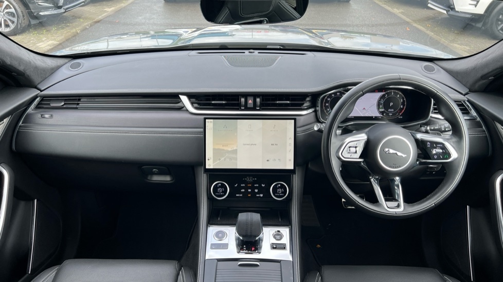 Used Jaguar F-Pace 2024 for sale - 76871460: Photo 9