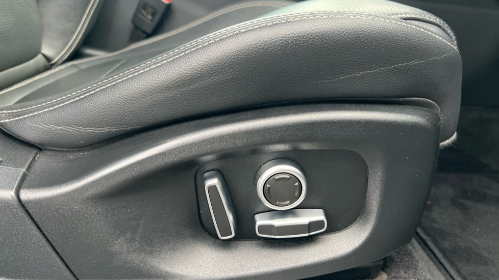 Used Jaguar E-Pace 2022 for sale - 76872207: Photo 35