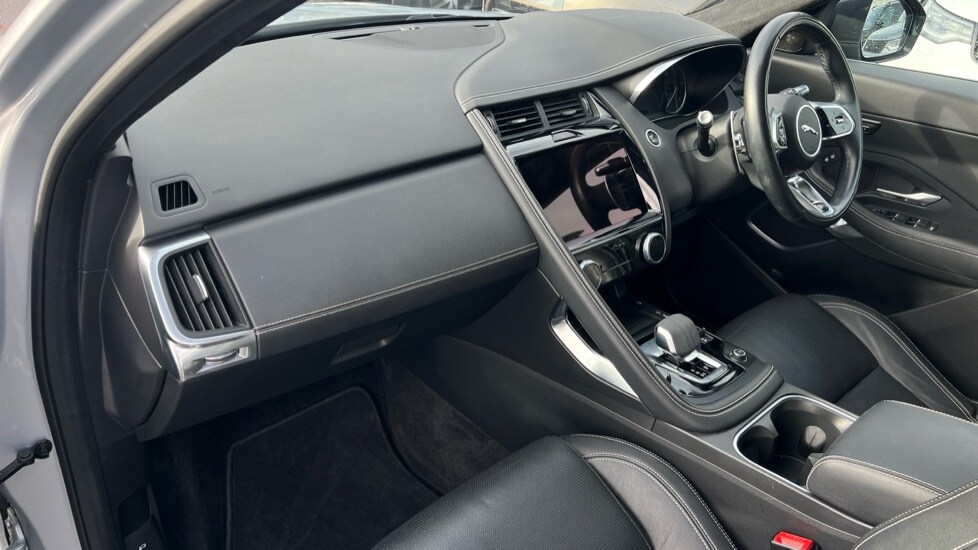 Used Jaguar E-Pace 2022 for sale - 76544511: Photo 33