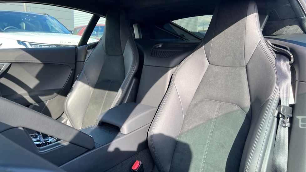 Used Jaguar F-Type 2024 for sale - 76458919: Photo 4