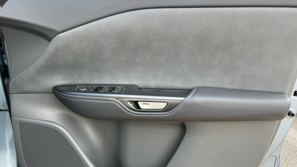 Used Lexus RZ 2024 for sale - 76901263: Photo 30