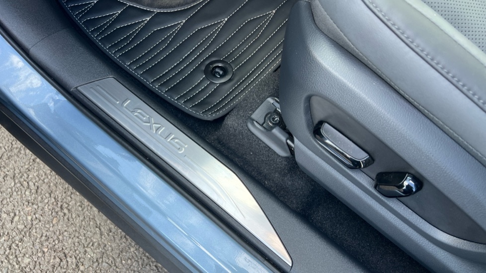 Used Lexus RZ 2024 for sale - 76901263: Photo 37