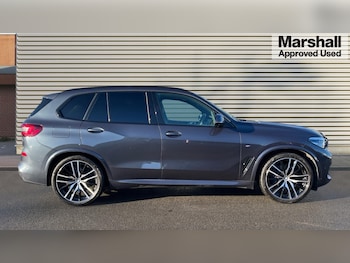 Used BMW X5 2022 for sale - 76647996: Photo
